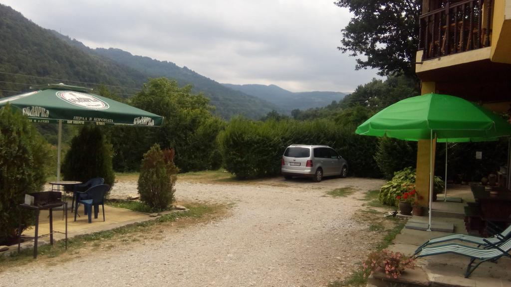 Guest House Alfa Daniel Balkanets  Esterno foto