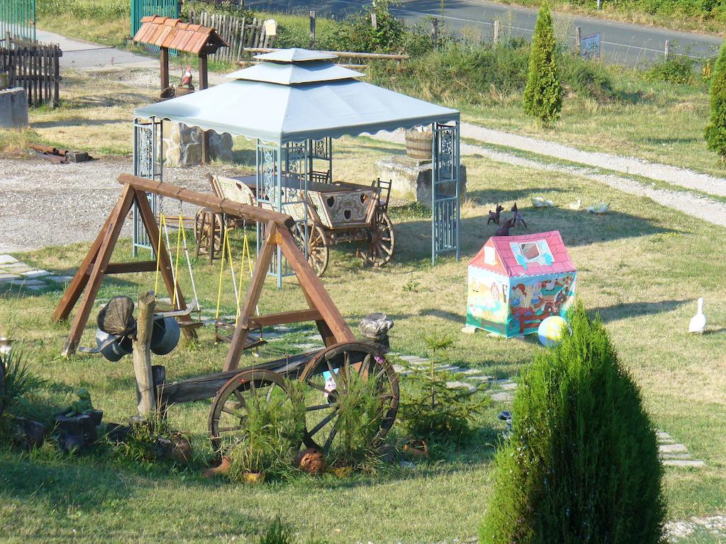 Guest House Alfa Daniel Balkanets  Esterno foto